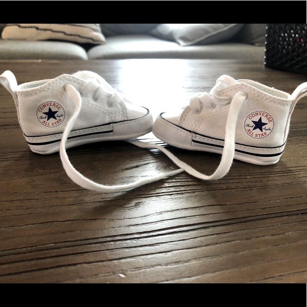 Baby high top converse chuck taylors sz 1